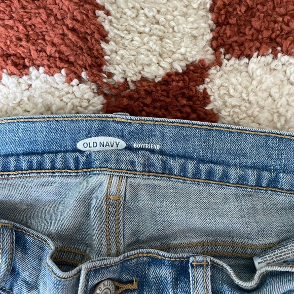 Old Navy light wash boyfriend jeans with paint splatter - Picture 4 of 5